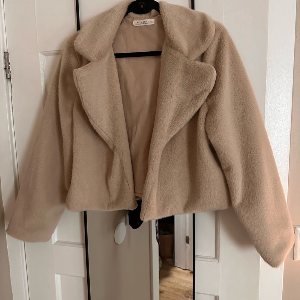 Faux Fur Cropped Coat in Beige